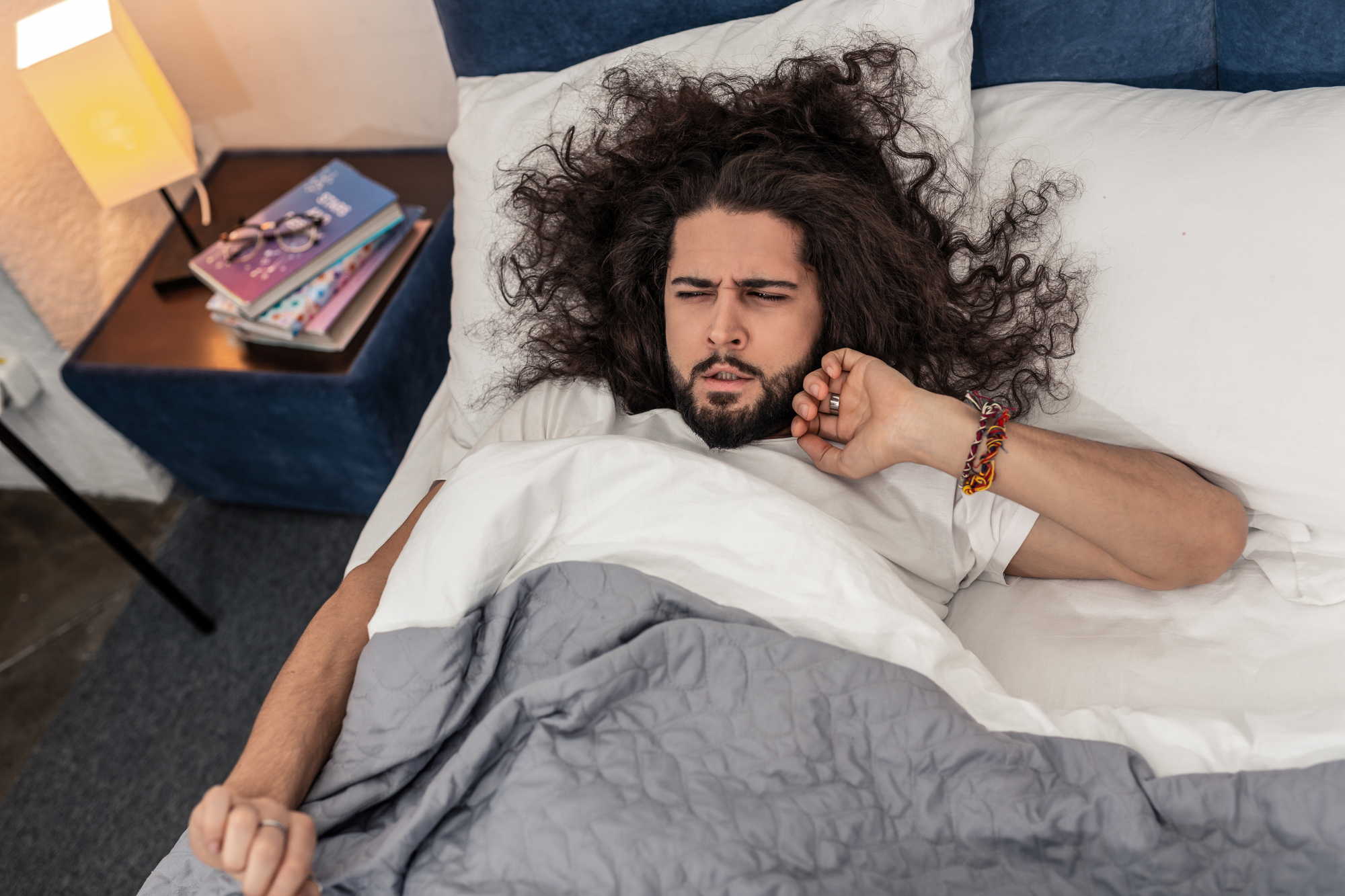 How To Sleep With Long Hair: 7 Essential Pieces of Advice Everyone With Long  Hair Should Know - DubsLabs